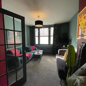  Apartment Garden Town Flat Accommodating 8 Guests